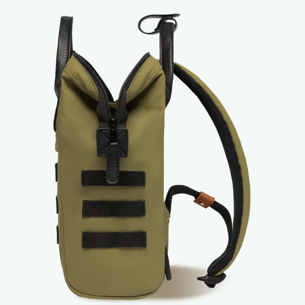 adventurer_s_grenoble_kak_1.webp Cabaia Adventurer S Grenoble Kaki- Taschen & Rucksäcke