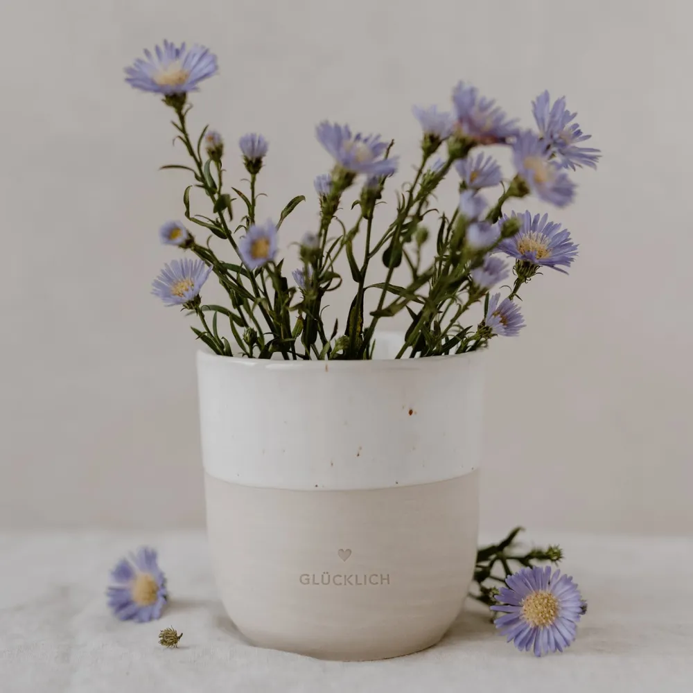 es_becher_glcklich_2.webp Eulenschnitt ES Becher Glücklich- Geschirr