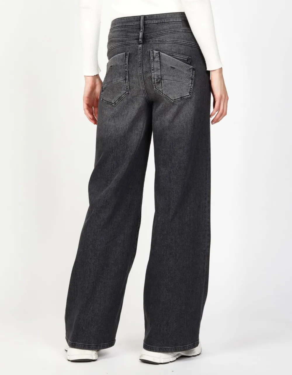 gang_amelie_wide_turegrey_3.webp Gang 94Amelie Wide Turegrey Mid Wash- Jeans