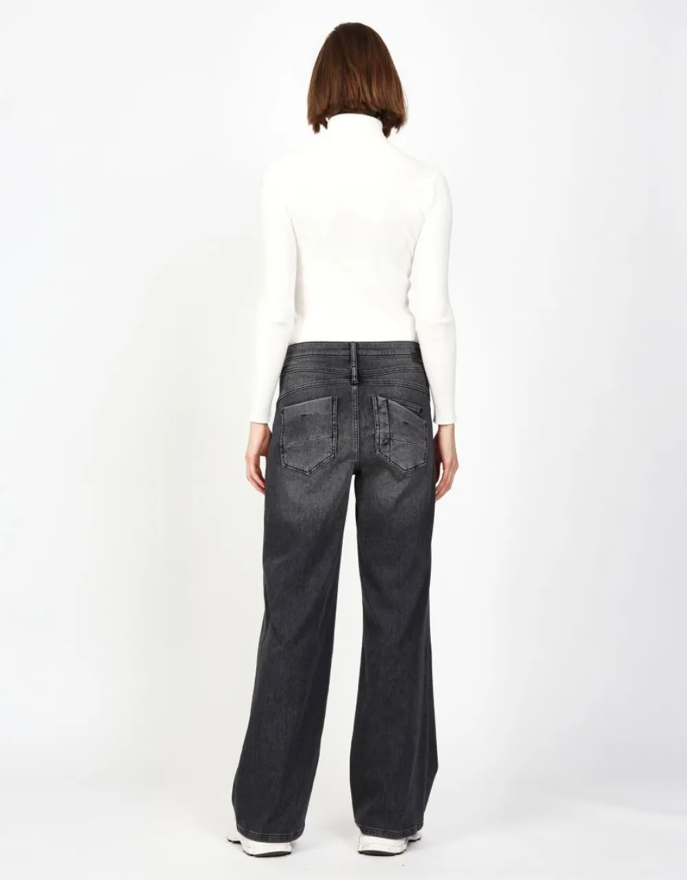 gang_amelie_wide_turegrey_4.webp Gang 94Amelie Wide Turegrey Mid Wash- Jeans