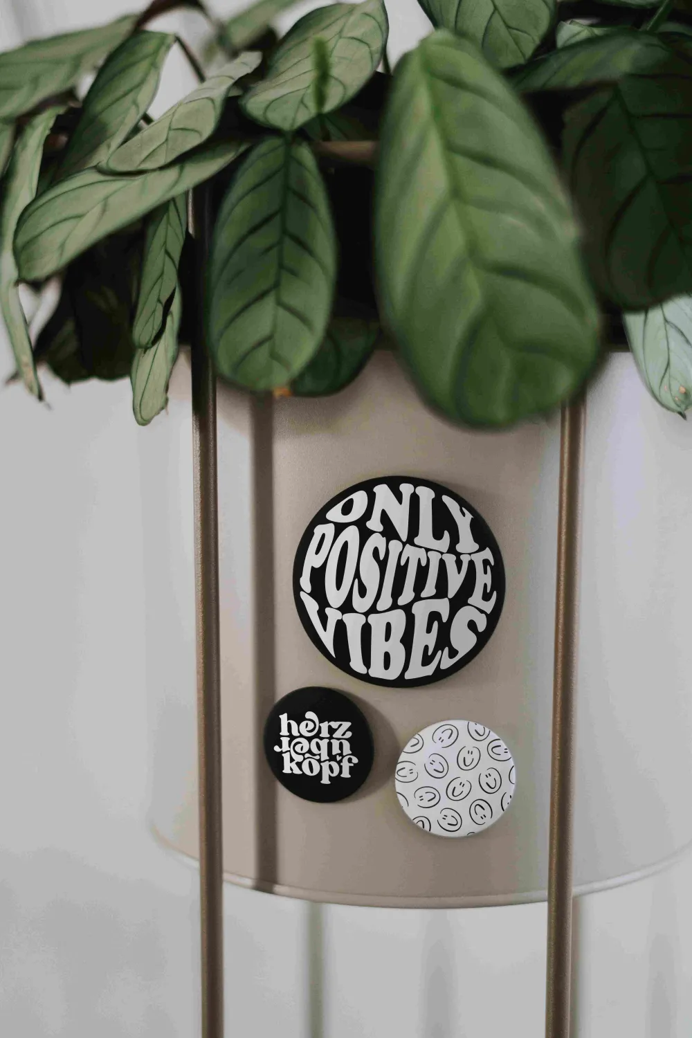 hg_magnet_gro_only_positi_2.webp Heldenglück HG Magnet groß Only positive Vibes- Lovely Stuff