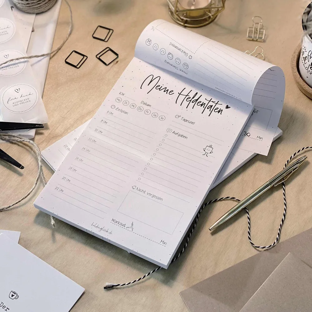 hg_notizblock_heldentaten_0.webp Heldenglück HG Notizblock Heldentaten- Lovely Stuff