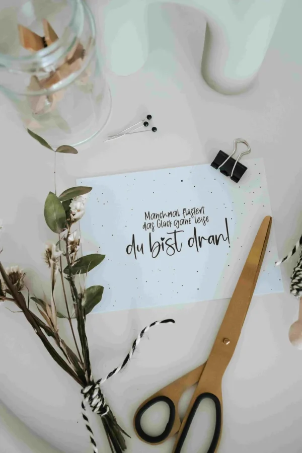 Heldenglück HG Postkarte · Glück flüstert- Lovely Stuff