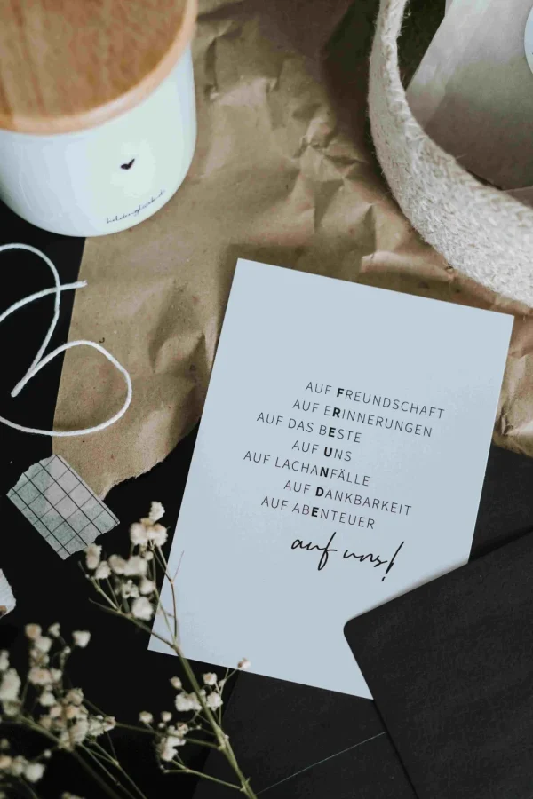 Heldenglück HG Postkarte Auf uns- Lovely Stuff