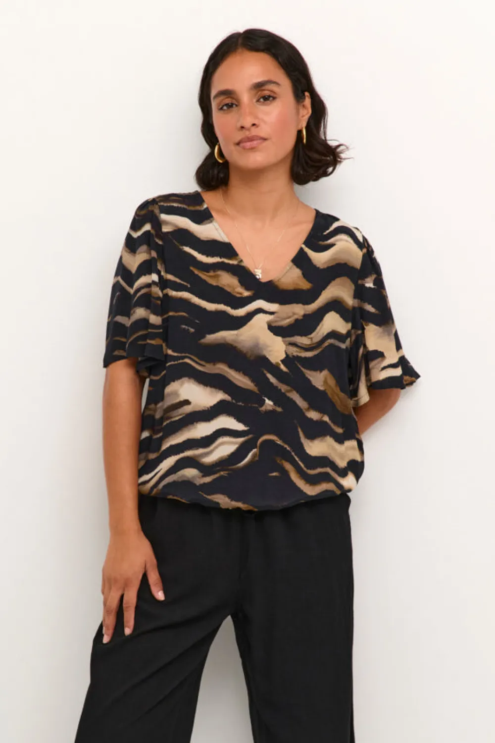 kalaila_blouse_brown_tige_3.webp Kaffee KALaila Blouse Brown Tiger Print- Shirts & Blusen