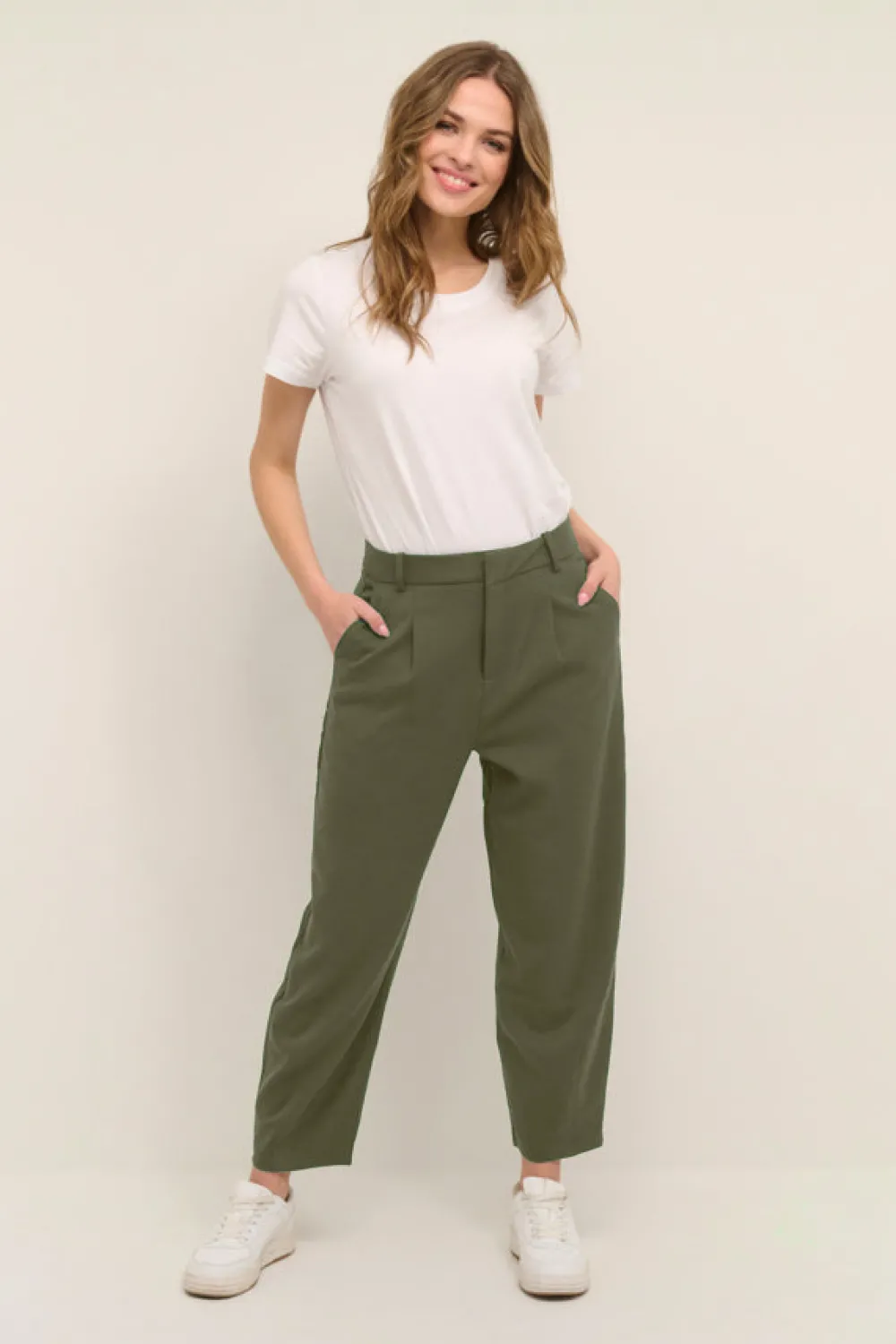 kamerle__pants_suiting_gr_1.webp Kaffee KAMerle 7/8 Pants Suiting Grape Leaf- Hosen