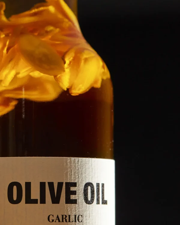 Nicolas Vahe Olive oil with garlic- Feinkost