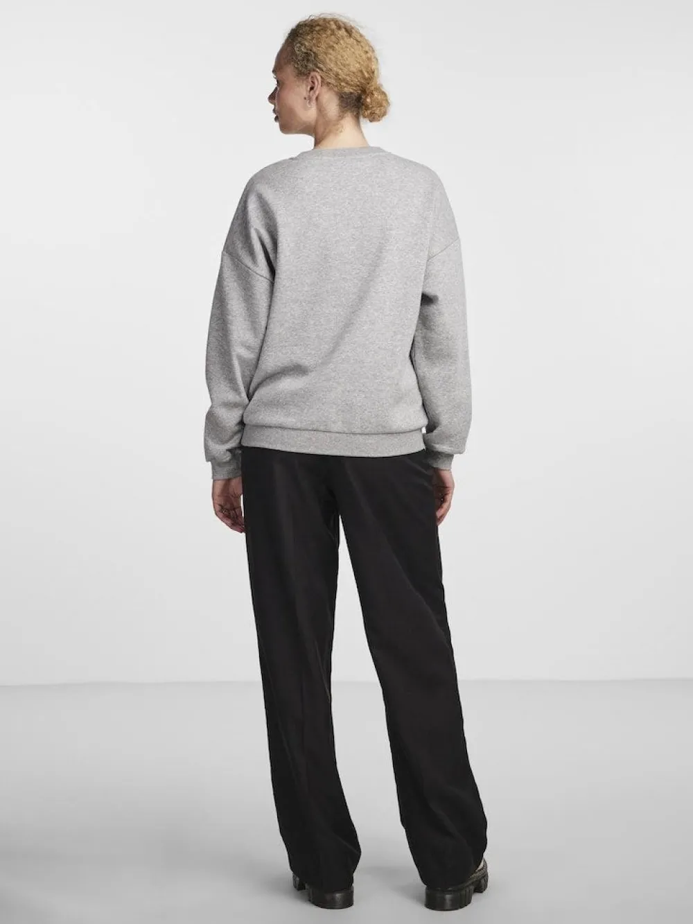 pcfreya_ls_oversize_sweat_2.webp Pieces PCFreya LS Oversize Sweat Grey Melange- Sweatshirts & Hoodies