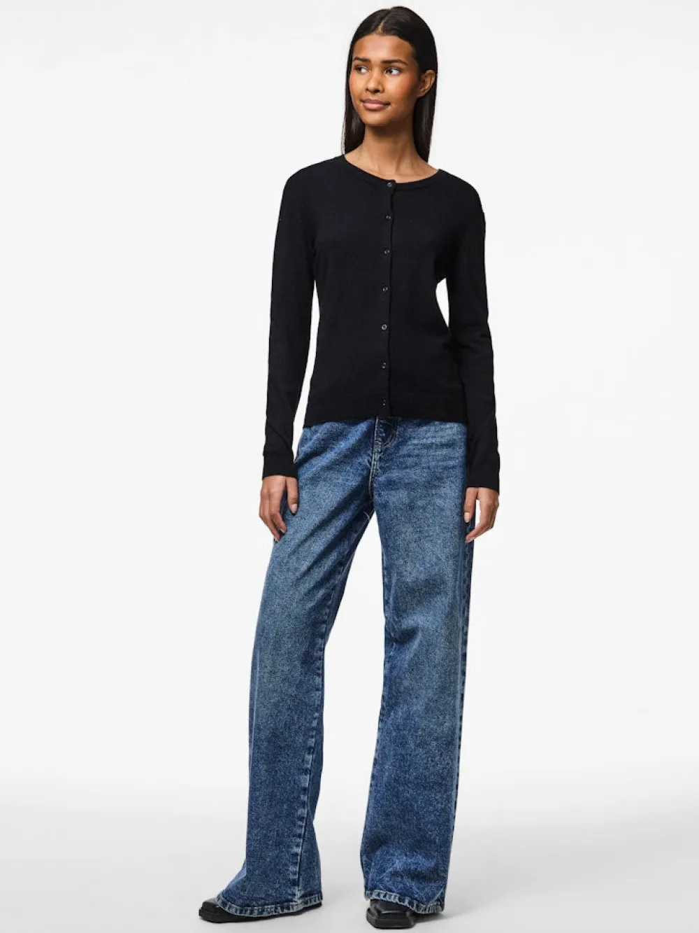 pcnora_ls_oneck_black_3.webp Pieces PCNora LS O-Neck- Strick & Cardigans