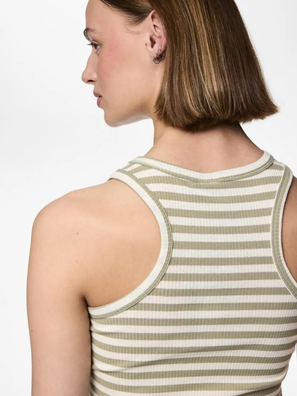 pcruka_boxer_tank_top_tea_2.webp Pieces PCRuka Boxer Tank Top Tea Cloud Dancer- T-shirts & Tops