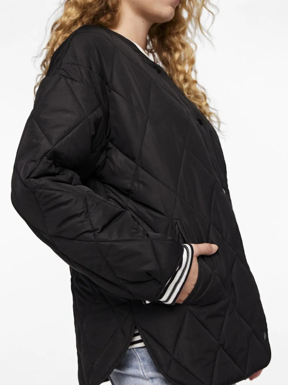 pcstella_quilted_jacket_b_2.webp Pieces PCStella Quilted Jacket- Mäntel & Jacken
