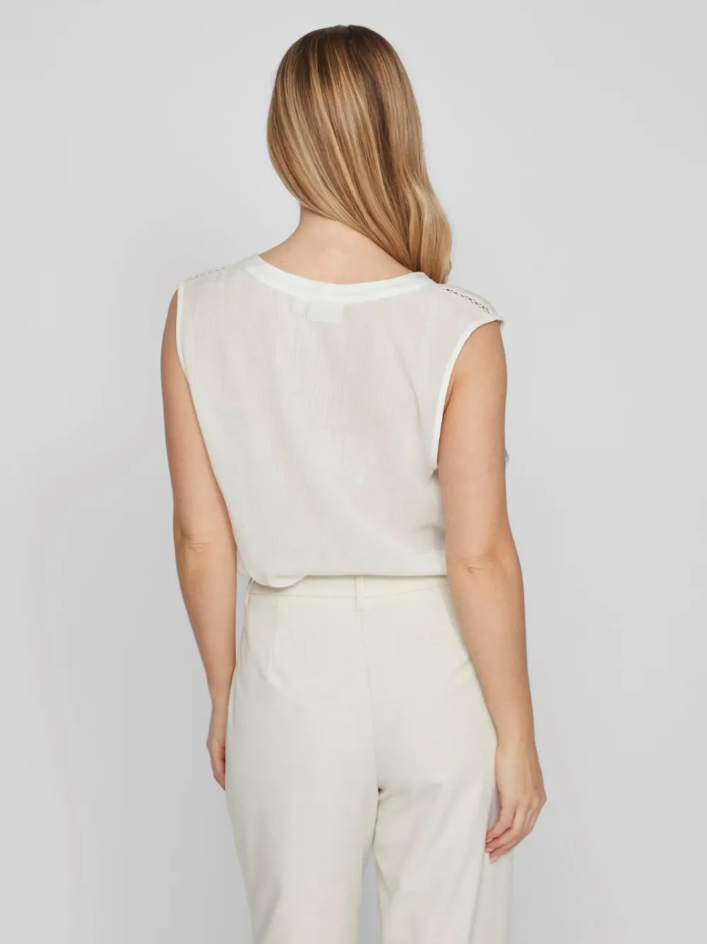 vieliso_vneck_top_egret_4.webp Vila VIEliso V-Neck Top- T-shirts & Tops