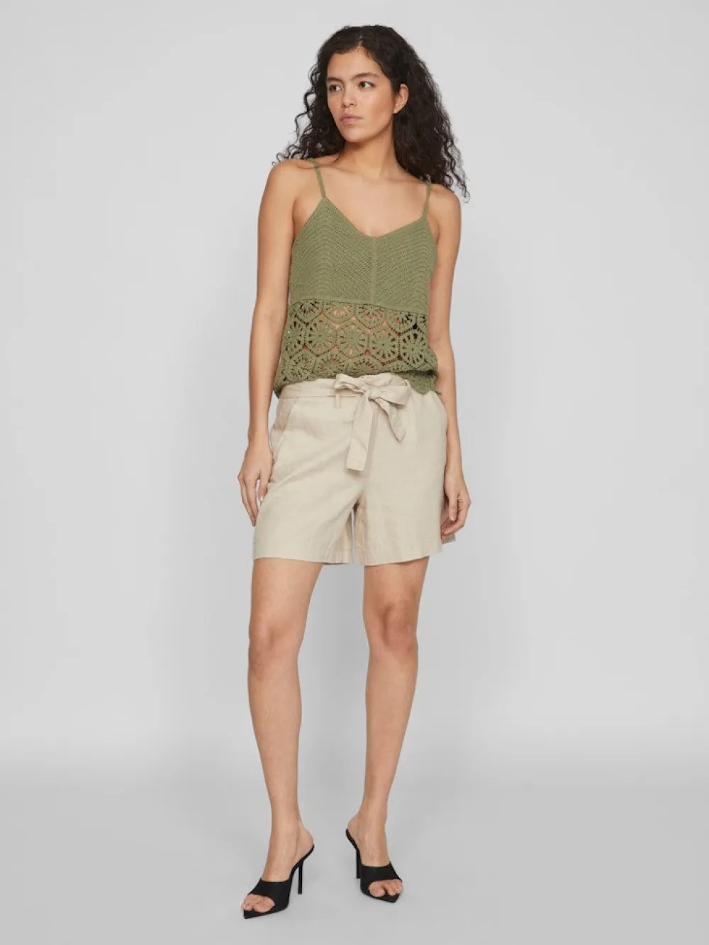 vijolanda_hw_shorts_feath_3.webp Vila VIJolanda HW Shorts Feather Gray- Shorts